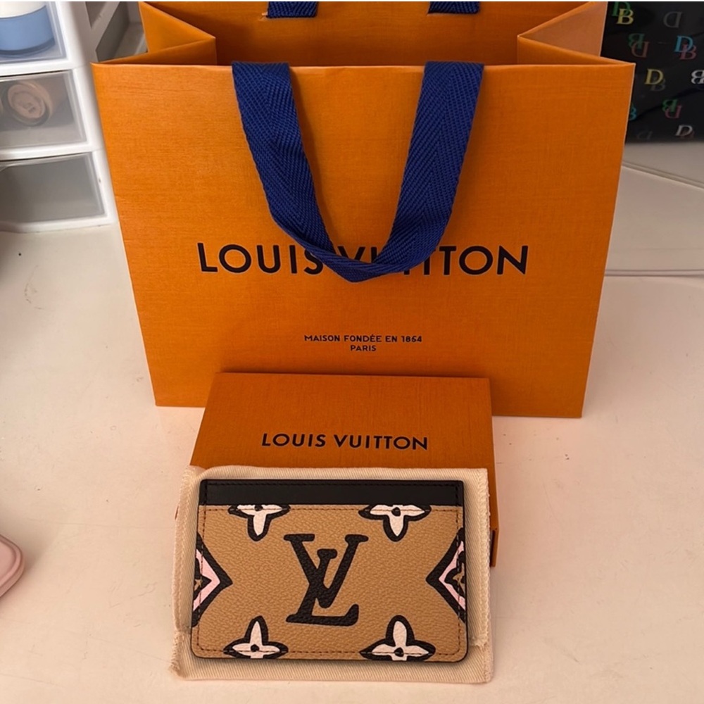 NWT LOUIS VUITTON LIMITED EDITION WILD AT HEART CARDHOLDER - FULL SET